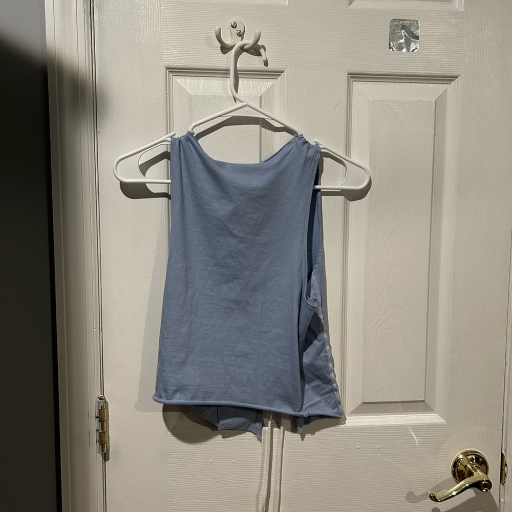 Crop top - Picture 2 of 4